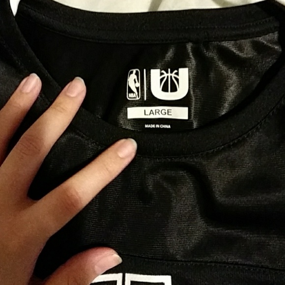 Never worn Large Chicago bulls t-shirt - Picture 3 of 3